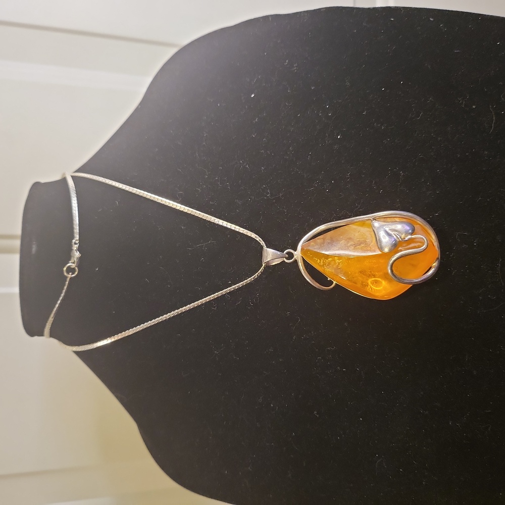 Amazing Sterling Silver Amber Hand Made Pendant Ivy Leaf / Heart Theme